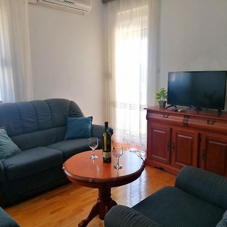Apartman Park Trebinje Buitenkant foto