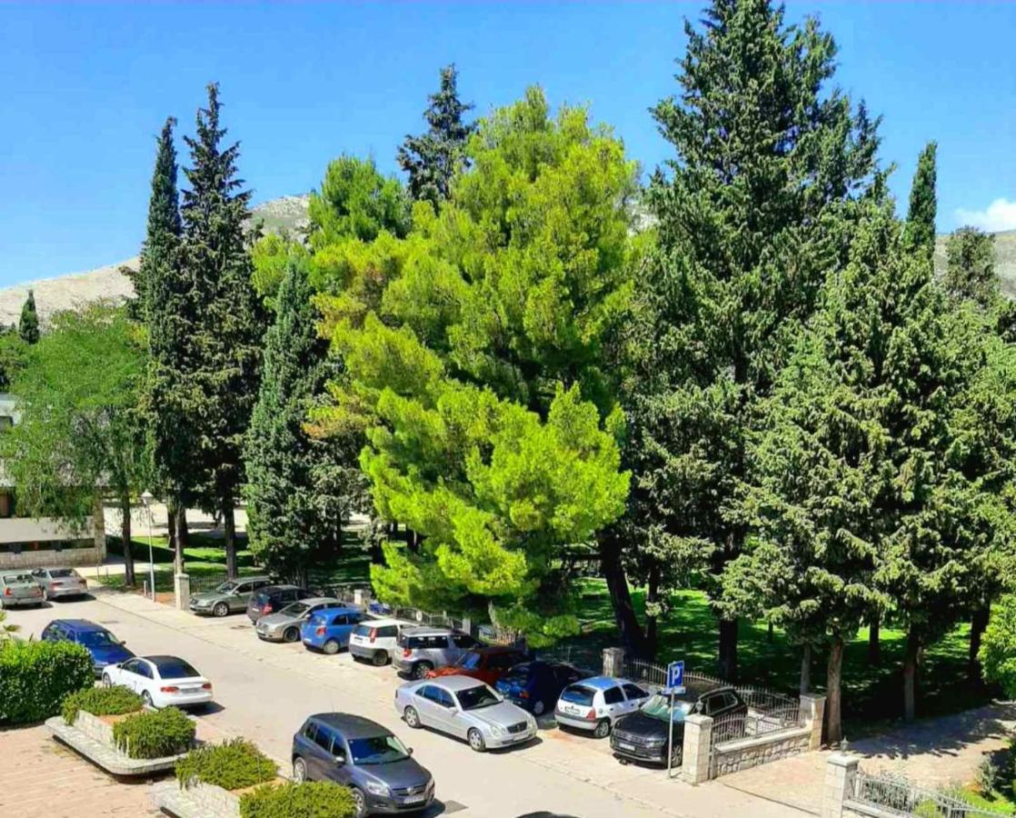 Apartman Park Trebinje Buitenkant foto
